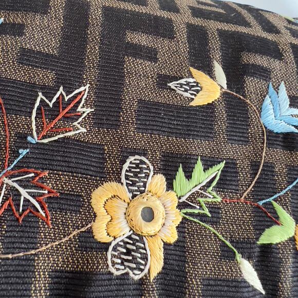 FENDI vintage floral embroidered zucca baguette - Picture 5 of 8